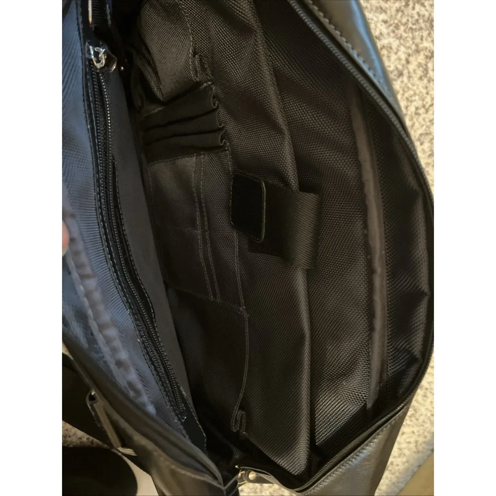 Fossil Black Leather Computer Crossbody Messenger Bag Size : Large 2 Handles